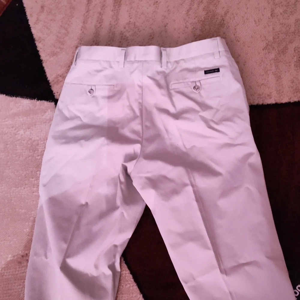 Dockers - Picture 3 of 4